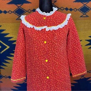 Vintage Jennifer Dale Quilted Union Made Housecoat Robe. Button up. Size Small.